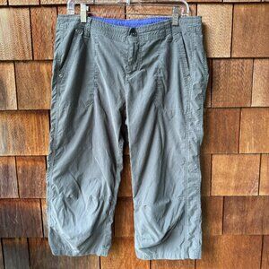 Kuhl Kendra Floral Embroidered Back Pocket Quick Dry Capri Pants in Women's 12